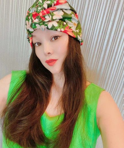 Tropical Floral Print Turban Headwrap with Twist Front Design